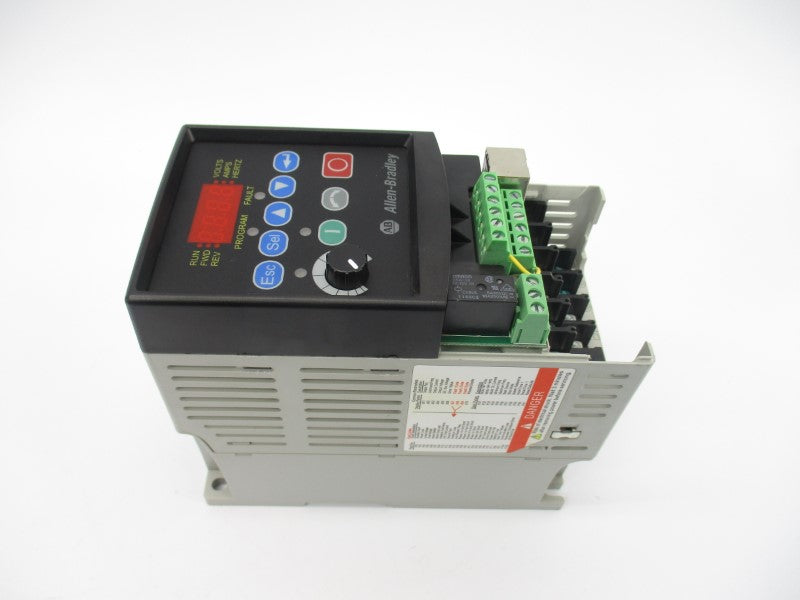 ALLEN BRADLEY 22A-B8P0N104 SER. A F/W 5.01 180-264VAC 9.5A (AS PICTURED) NSNP