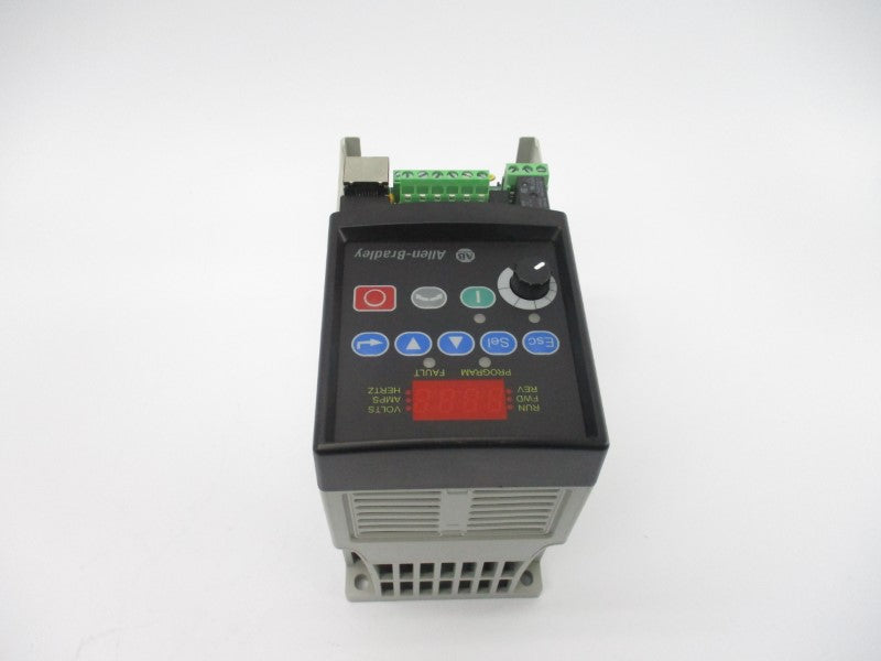 ALLEN BRADLEY 22A-B8P0N104 SER. A F/W 5.01 180-264VAC 9.5A (AS PICTURED) NSNP