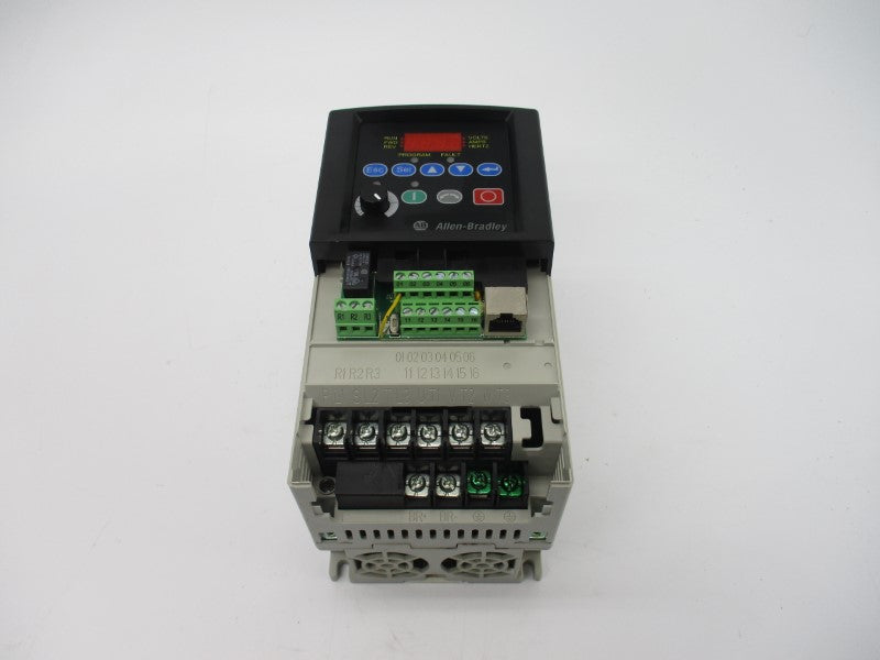 ALLEN BRADLEY 22A-D8P7N104 SER. A F/W 6.01 380-480V 9.0A UNMP