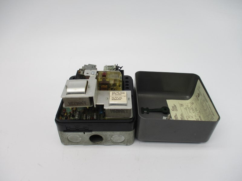 HONEYWELL RA890F 120-240V 31.2A UNMP