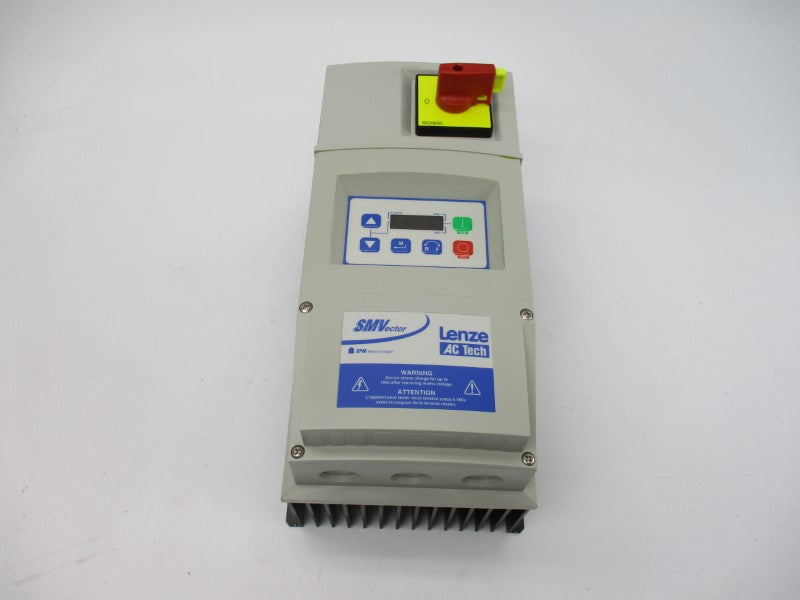LENZE ESV152N04TMCXX1D43 13471508 400/480V 4.7/4.1A NSMP