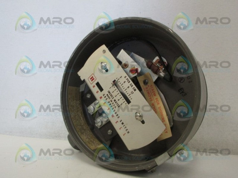 HONEYWELL C437H1043 PRESSURE SWITCH (AS PICTURED) NSNP