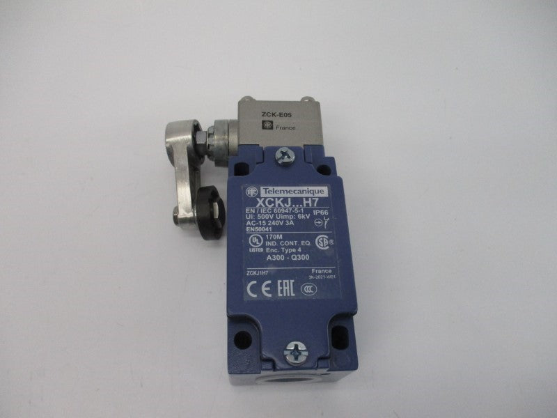 TELEMECANIQUE XCKJ10511H7 240V 3A (AS PICTURED) NSMP