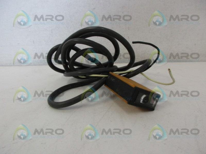 OMRON E3E2-3DY2-US PHOTOELECTRIC SWITCH UNMP