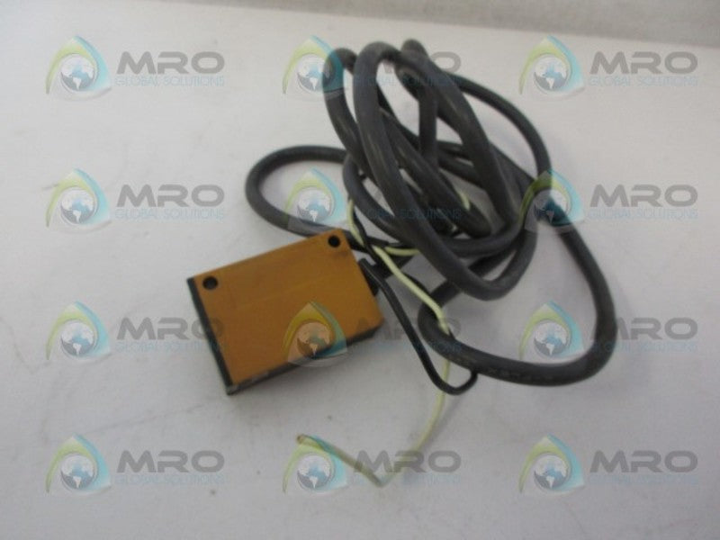OMRON E3E2-3DY2-US PHOTOELECTRIC SWITCH UNMP
