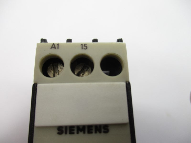 SIEMENS 7PU2020-2AB30 24V 3A 60S UNMP