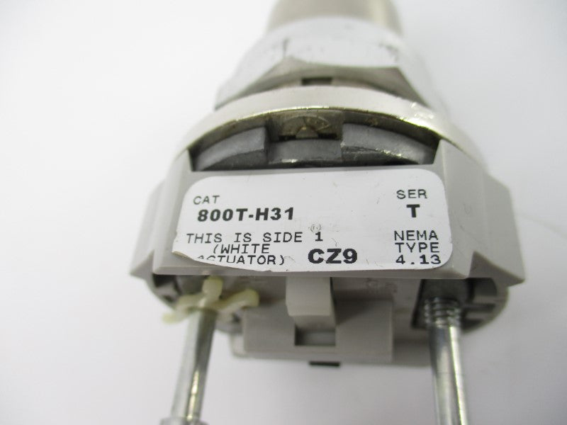 ALLEN BRADLEY 800T-H31 SER. T (NO KEY) UNMP