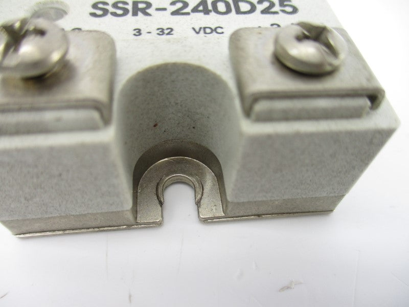 TYCO ELECTRONICS SSR-240D25 3-32VDC 25A UNMP