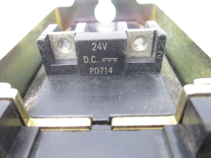 ALLEN BRADLEY 700DC-P400Z24 SER. A 24VDC 10A UNMP