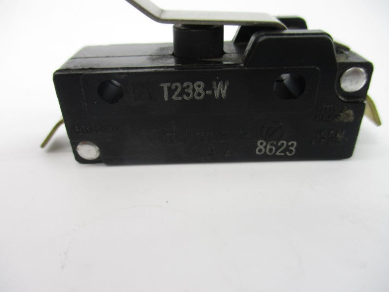 UNIMAX T238-W 125-250VAC 15A NSNP