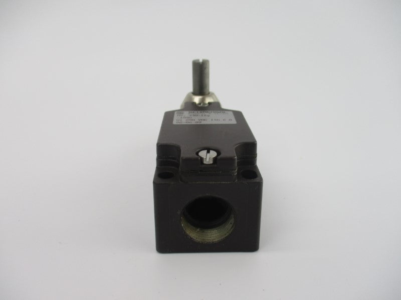 SCHMERSAL MV.330-11Y-1550 250VAC 6A (AS PICTURED) NSNP