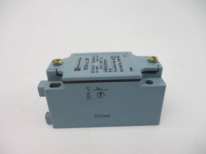 TELEMECANIQUE ZCKJ1H7 240V 3A NSMP