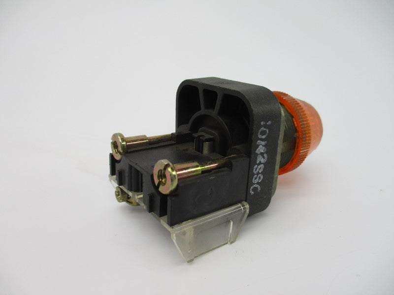 ALLEN BRADLEY 800T-Q10 SER. T 120VAC/DC NSNP