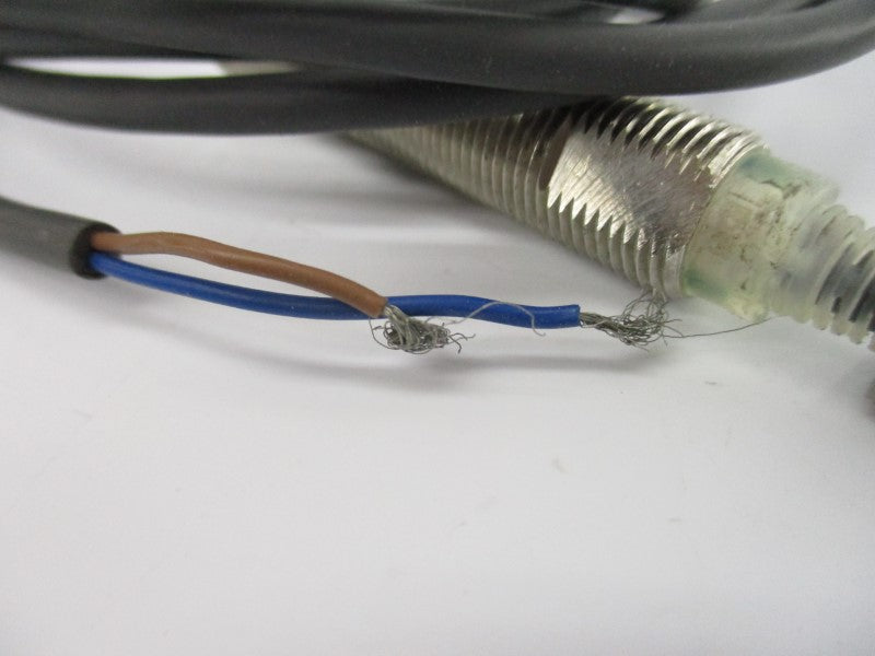 OMRON E2E2-X2Y2-US 24-240VAC 1.2A UNMP