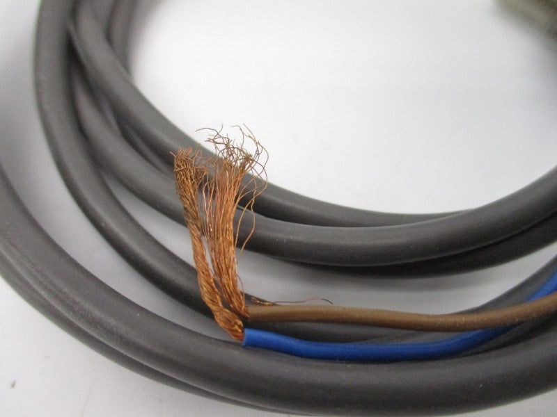 OMRON E2E-X2Y2 24-240VAC  NSNP