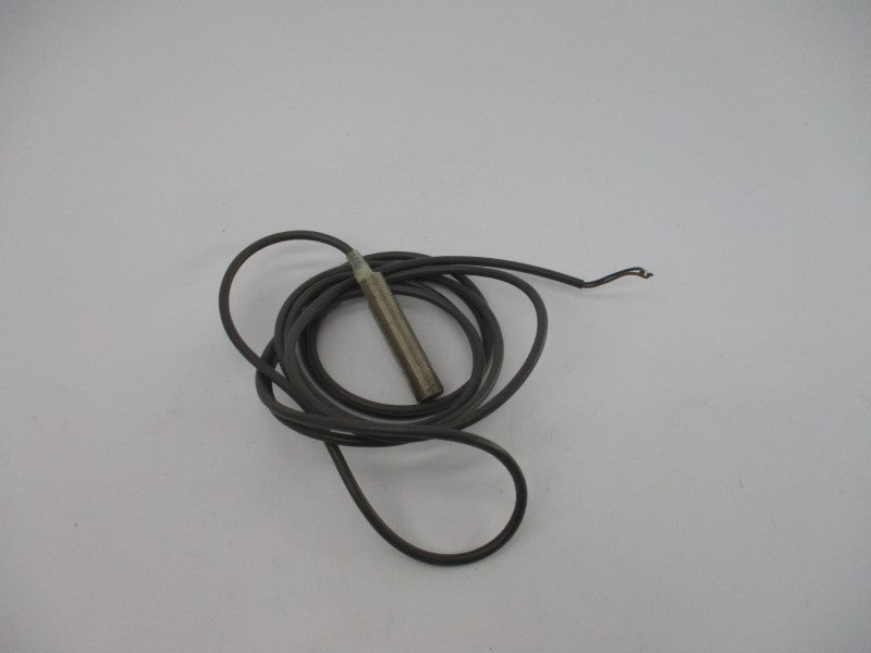 OMRON E2E2-X2Y2 24-240VAC UNMP