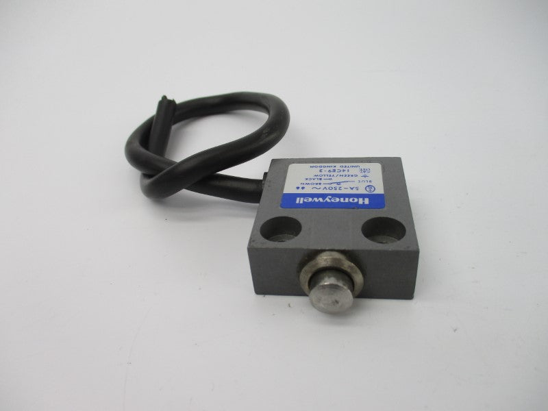 HONEYWELL 14CE9-3 250VAC 5A UNMP