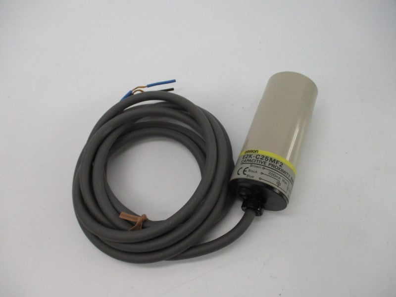 OMRON E2K-C25MF2 10-40VDC 2M NSMP
