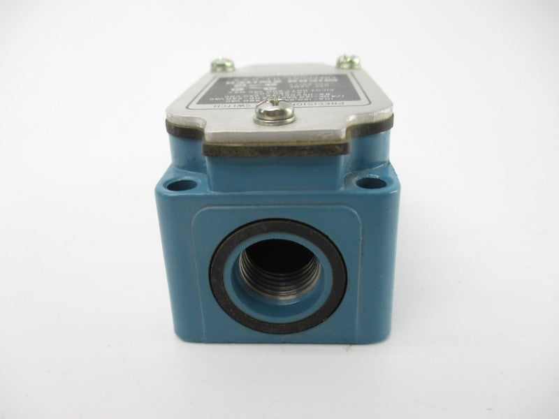 MICRO SWITCH 8LS1 600VAC 10A (AS PICTURED) NSNP