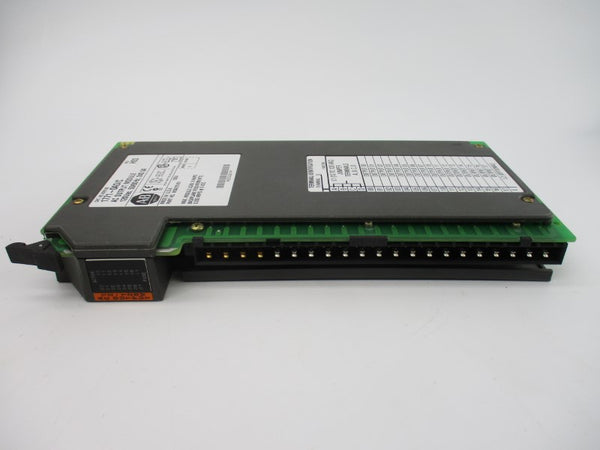 ALLEN BRADLEY 1771-OAD SER. C 120VAC 8A REV. H03 UNMP