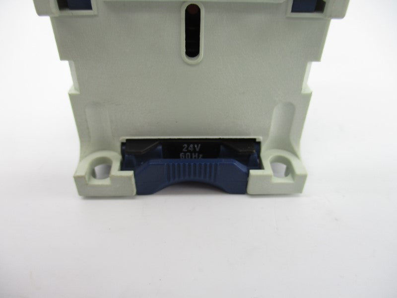 TELEMECANIQUE CA2-EN122 24V 6A NSNP