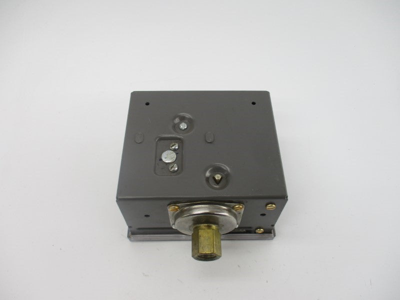 HONEYWELL L4079B1041 150PSI UNMP