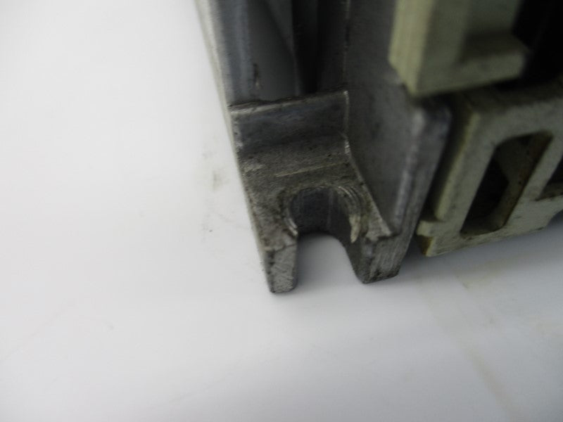MITSUBISHI FR-E520-2.2KN2  200-240VAC 16A UNMP