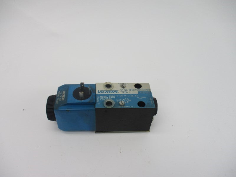 VICKERS DG4V33BMUB660 02-138686 110/120V 5000PSI UNMP