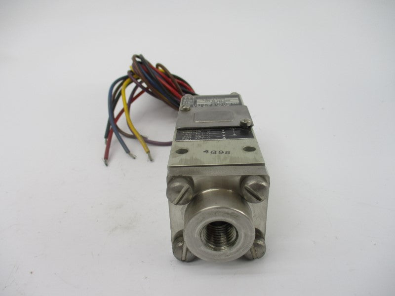 ITT 132P44CC3 125/250VAC 11A 375-725PSI NSNP