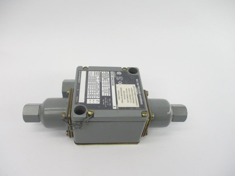 ALLEN BRADLEY 836T-D462JX40 SER. A 120-240VAC 27.5A 5-25PSI NSNP