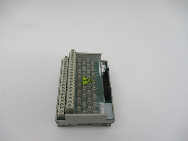 ALLEN BRADLEY 1492-IFM20F-F120-2 SER. A 85-132VAC/DC NSNP