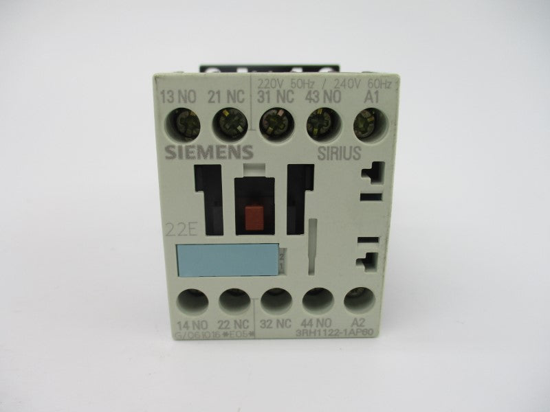 SIEMENS 3RH1122-1AP60 220/240V 10A NSMP