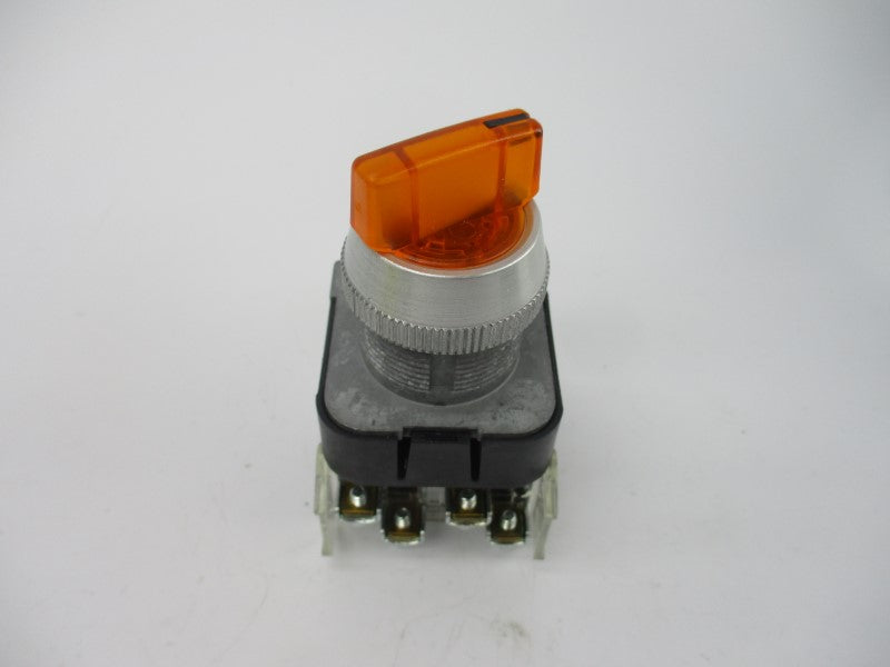 ALLEN BRADLEY 800T-24HA2KB6MX SER. U 24VAC/DC (WH) NSMP