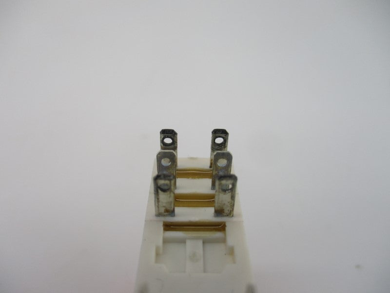 ALLEN BRADLEY 700-HK32A1 SER. B 120VAC 8A UNMP