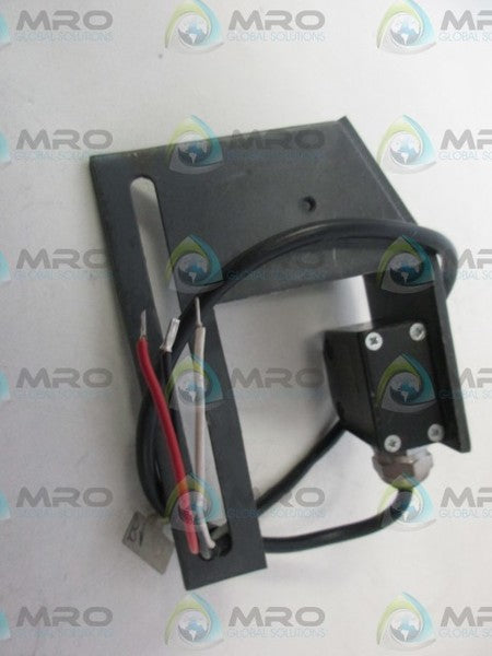 HONEYWELL 922FS5-A6N-LA-LZ548 PROXIMITY SWITCH (AS PICTURED) UNMP