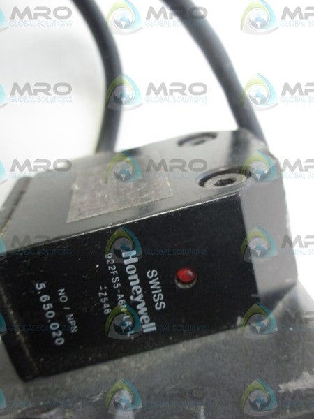 HONEYWELL 922FS5-A6N-LA-LZ548 PROXIMITY SWITCH (AS PICTURED) UNMP