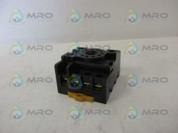 OMRON PF113AE RELAY SOCKET UNMP