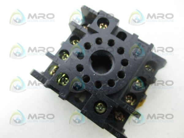 OMRON PF113AE RELAY SOCKET UNMP
