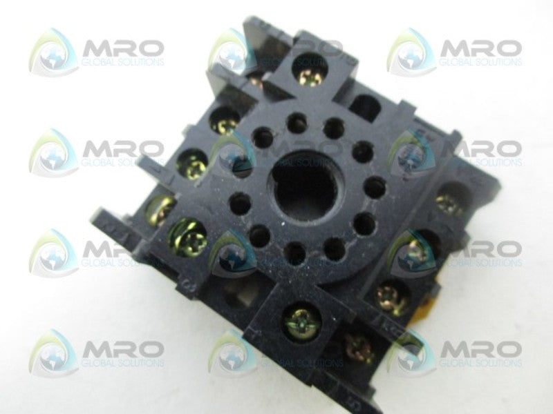 OMRON PF113AE RELAY SOCKET UNMP