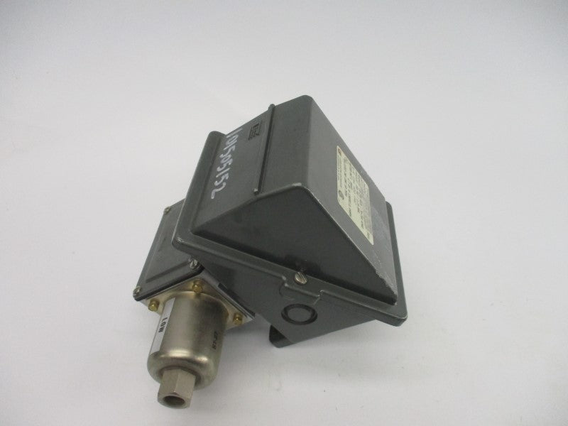 UNITED ELECTRIC J402K157 480VAC 15A 10-100PSI NSNP