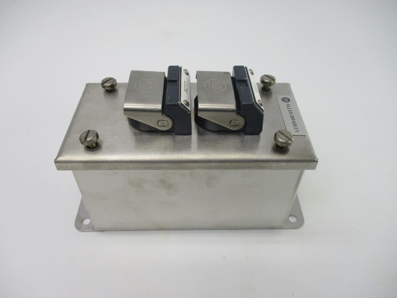 ALLEN BRADLEY 800H-2HAF4 SER. R NSNP