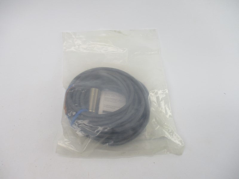 OMRON E2EM-X8X1 12-24VDC 5M NSMP