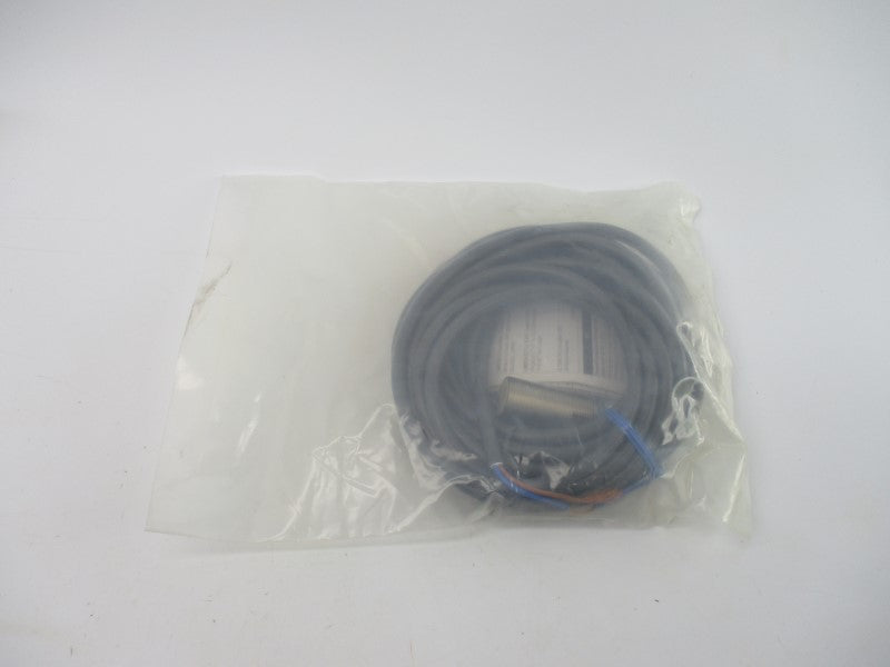 OMRON E2EM-X8X1 12-24VDC 5M NSMP