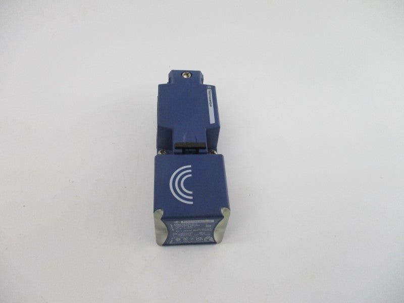 TELEMECANIQUE XS8C4A1PCG13 12-48V NSNP