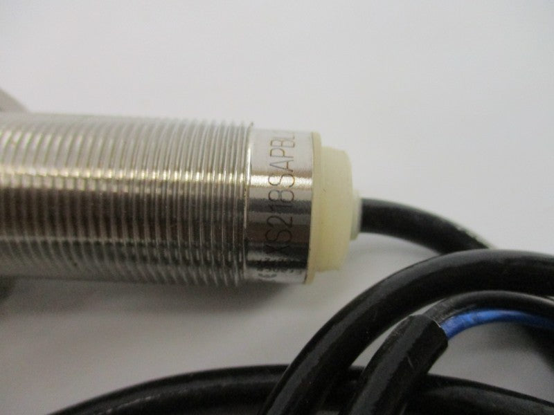 TELEMECANIQUE XS218SAPBL2TF 12-24VDC UNMP
