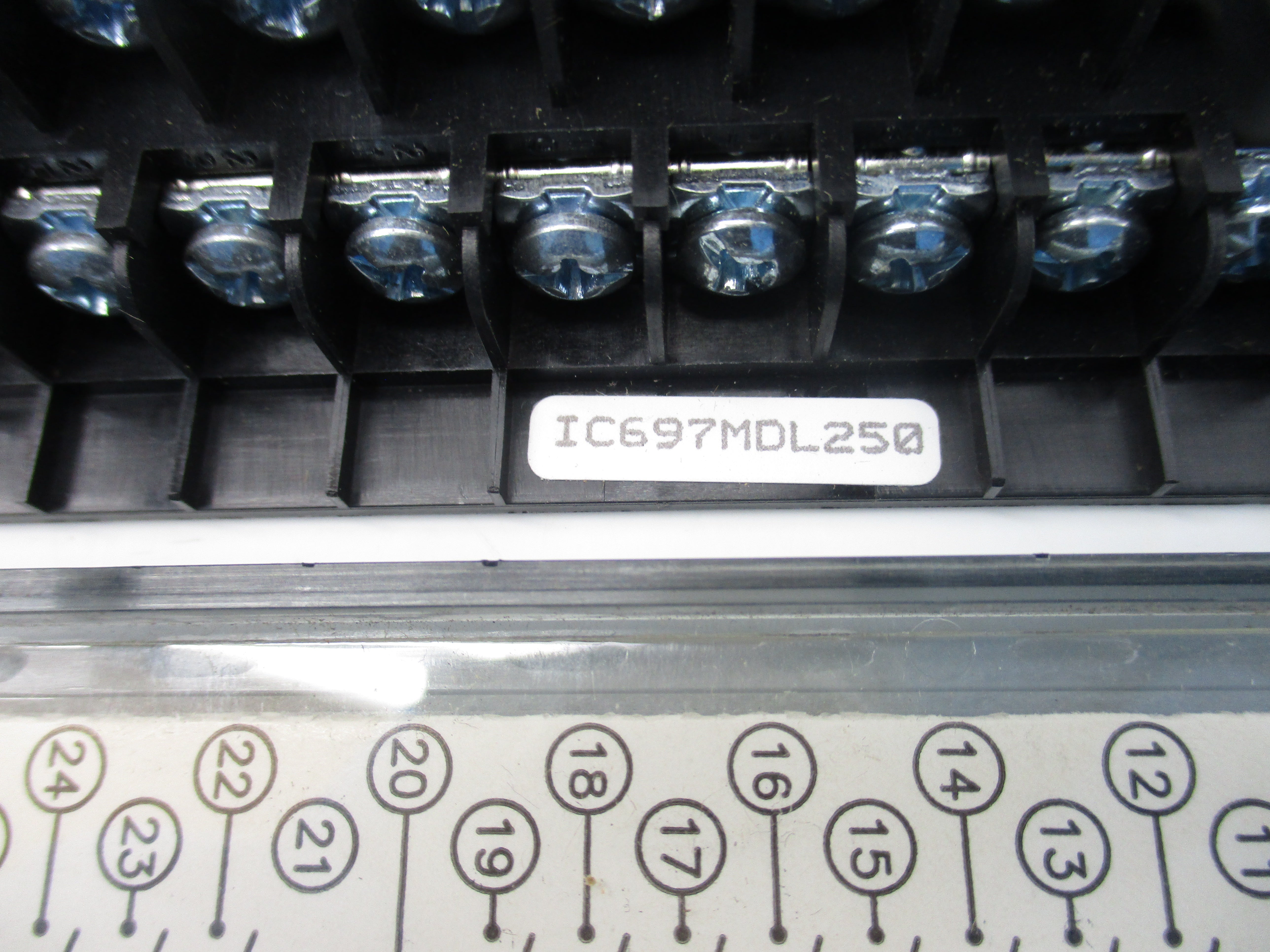 GE FANUC IC697MDL250 120VAC NSNP