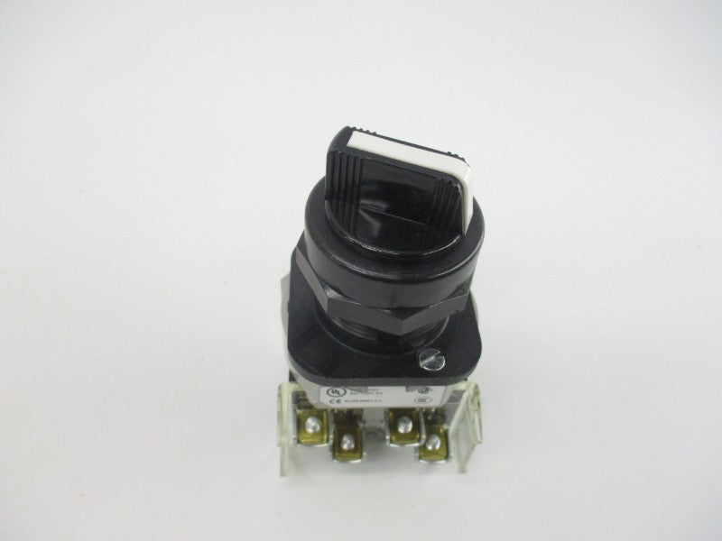 ALLEN BRADLEY 800H-NR2KF4B SER. F (WH) NSMP