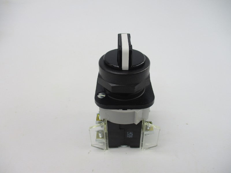 ALLEN BRADLEY 800H-JR2KU7B SER. F (WH) NSMP