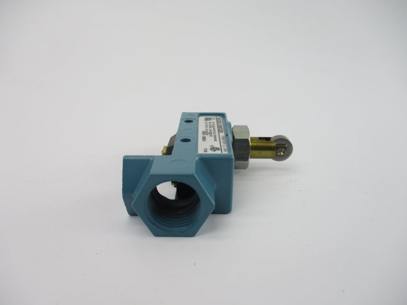 MICRO SWITCH BZE6-2RQ81 600VAC 2A (AS PICTURED) NSNP