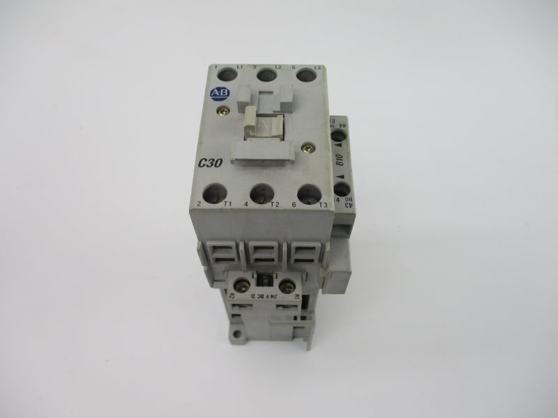 ALLEN BRADLEY 100-C30DJ00 SER. B 24VDC 50A (AS PICTURED) NSNP